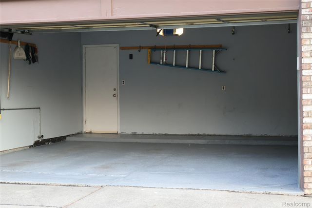 3333 Innsbrook Drive, Rochester Hills, MI 48309