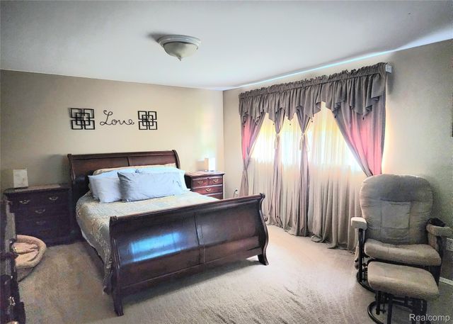 3333 Innsbrook Drive, Rochester Hills, MI 48309