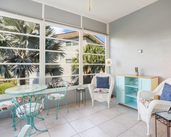 4705 NW 35th St 515, Lauderdale Lakes, FL 33319