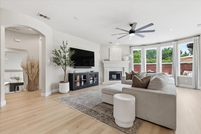 11561 Luxembourg Lane, Frisco, TX 75033