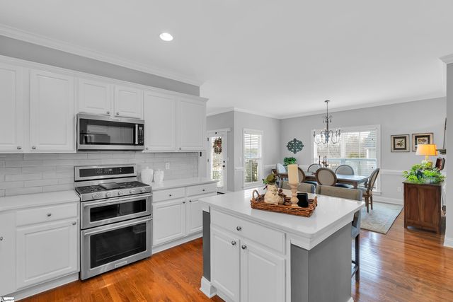 212 Ridenour Avenue, Greenville, SC 29617