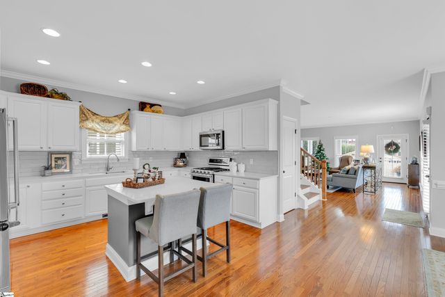 212 Ridenour Avenue, Greenville, SC 29617