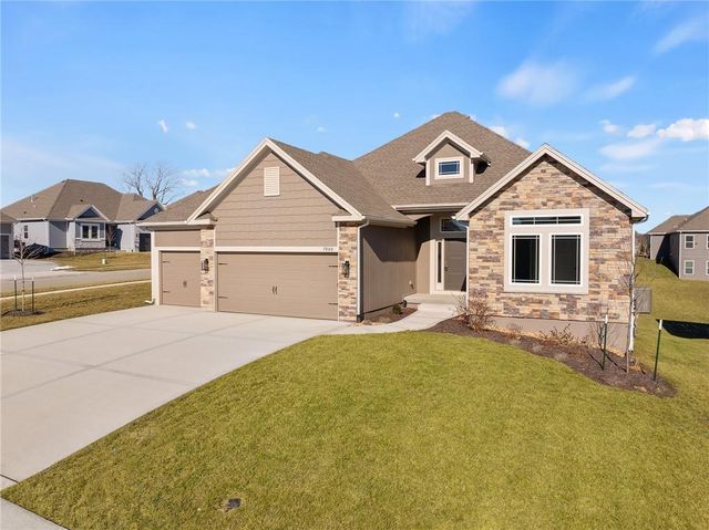 7000 NE 102nd Court, Kansas City, MO 64156