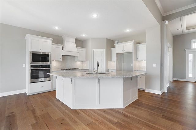 7000 NE 102nd Court, Kansas City, MO 64156