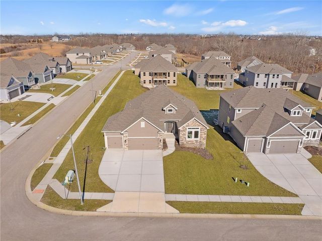 7000 NE 102nd Court, Kansas City, MO 64156