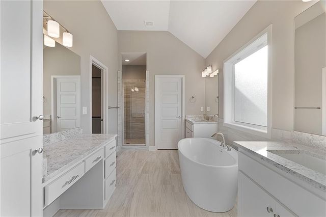 7000 NE 102nd Court, Kansas City, MO 64156