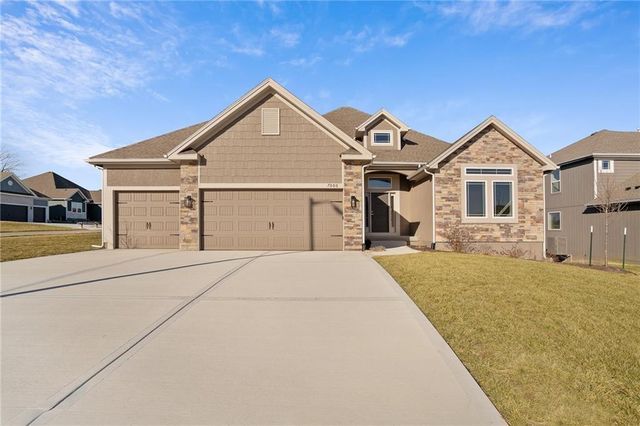 7000 NE 102nd Court, Kansas City, MO 64156