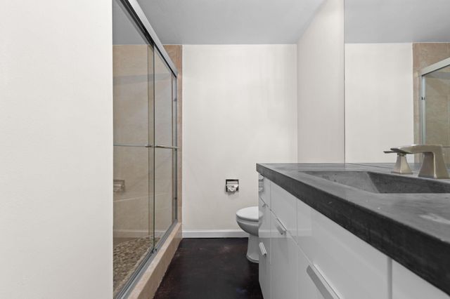 5000 Montrose Boulevard 16B, Houston, TX 77006