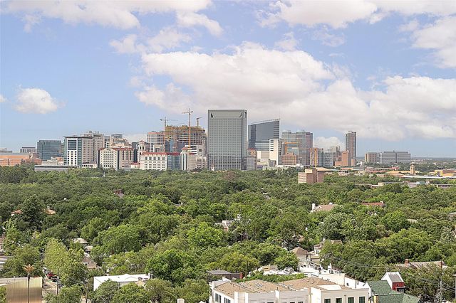 5000 Montrose Boulevard 16B, Houston, TX 77006