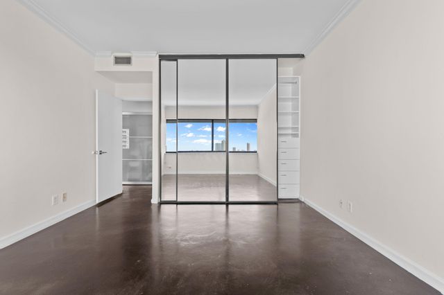 5000 Montrose Boulevard 16B, Houston, TX 77006