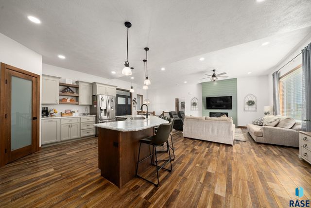 1012 S Nicholas Ave Avenue, Brandon, SD 57005