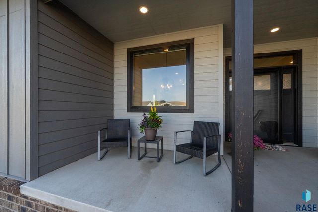 1012 S Nicholas Ave Avenue, Brandon, SD 57005