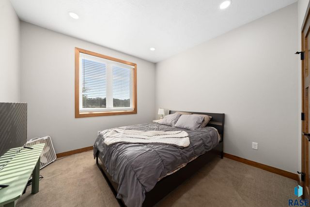 1012 S Nicholas Ave Avenue, Brandon, SD 57005