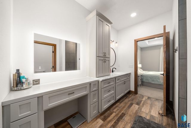 1012 S Nicholas Ave Avenue, Brandon, SD 57005