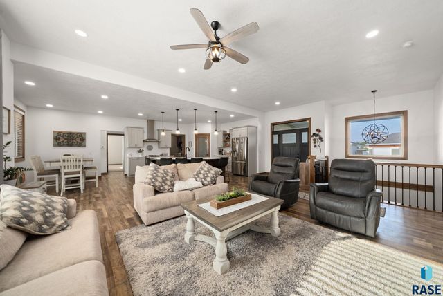 1012 S Nicholas Ave Avenue, Brandon, SD 57005