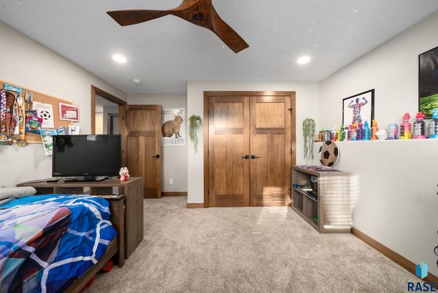 1012 S Nicholas Ave Avenue, Brandon, SD 57005