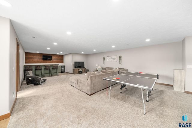 1012 S Nicholas Ave Avenue, Brandon, SD 57005