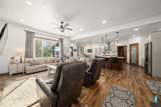1012 S Nicholas Ave Avenue, Brandon, SD 57005