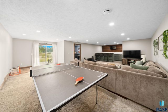 1012 S Nicholas Ave Avenue, Brandon, SD 57005
