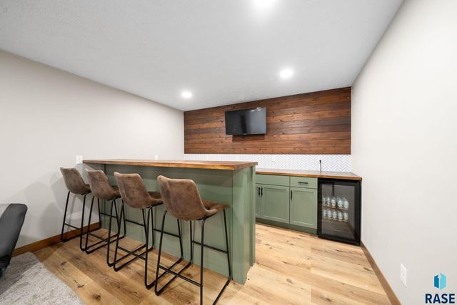1012 S Nicholas Ave Avenue, Brandon, SD 57005