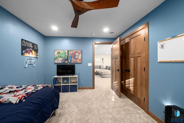1012 S Nicholas Ave Avenue, Brandon, SD 57005