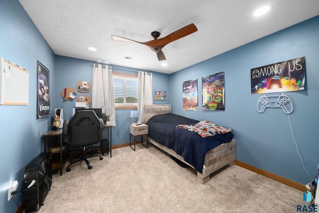 1012 S Nicholas Ave Avenue, Brandon, SD 57005