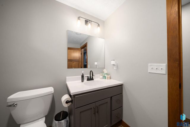 1012 S Nicholas Ave Avenue, Brandon, SD 57005