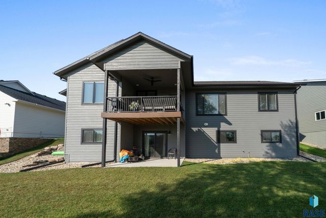 1012 S Nicholas Ave Avenue, Brandon, SD 57005