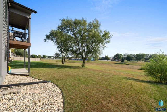 1012 S Nicholas Ave Avenue, Brandon, SD 57005