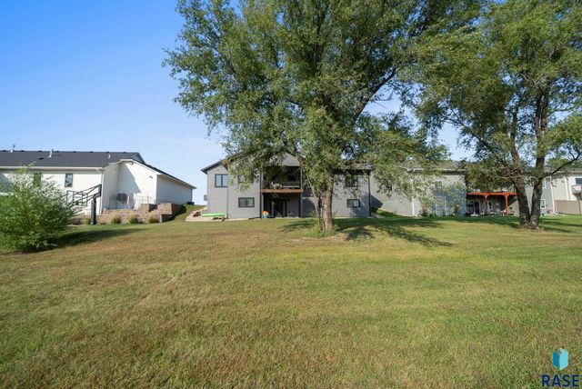 1012 S Nicholas Ave Avenue, Brandon, SD 57005