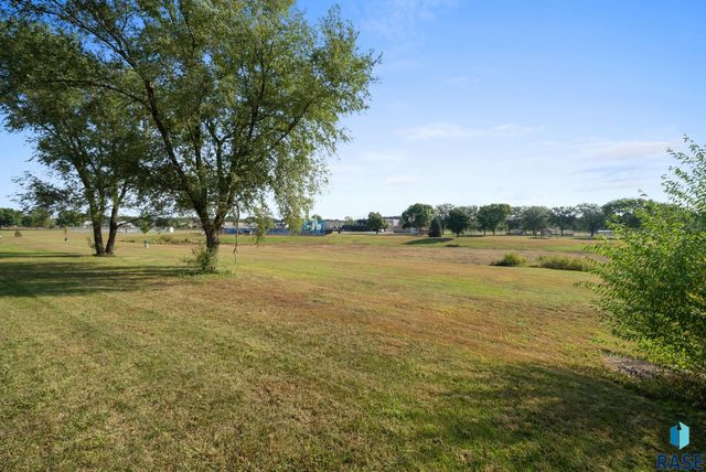 1012 S Nicholas Ave Avenue, Brandon, SD 57005