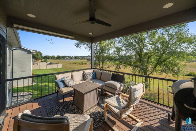 1012 S Nicholas Ave Avenue, Brandon, SD 57005