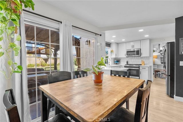 21625 Farmington, Saugus, CA 91350