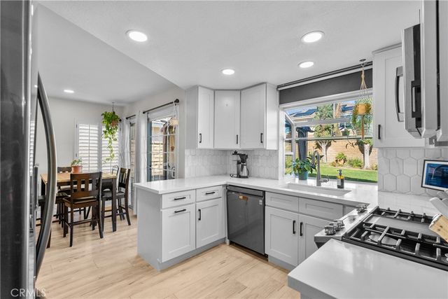 21625 Farmington, Saugus, CA 91350