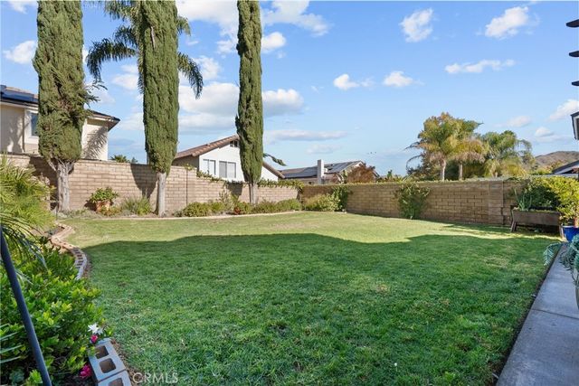 21625 Farmington, Saugus, CA 91350