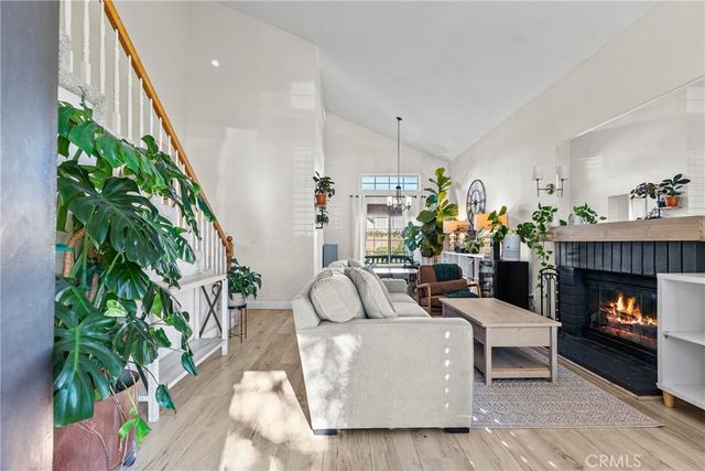 21625 Farmington, Saugus, CA 91350