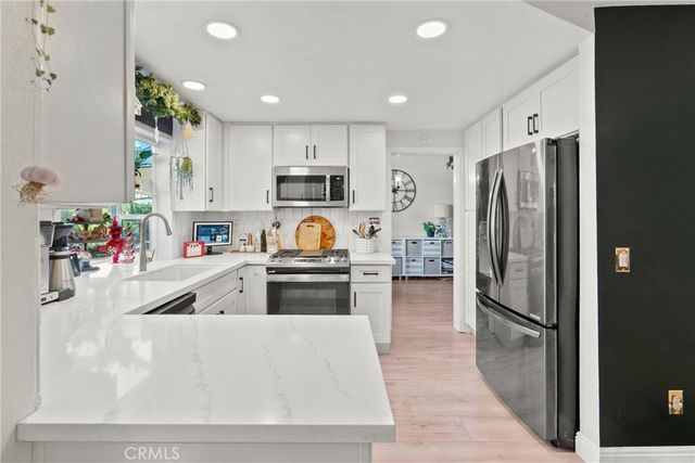 21625 Farmington, Saugus, CA 91350