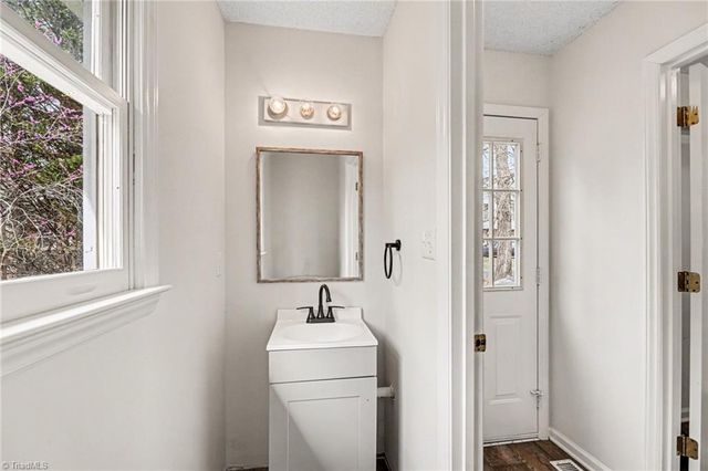 401 Sherwood Court, Eden, NC 27288