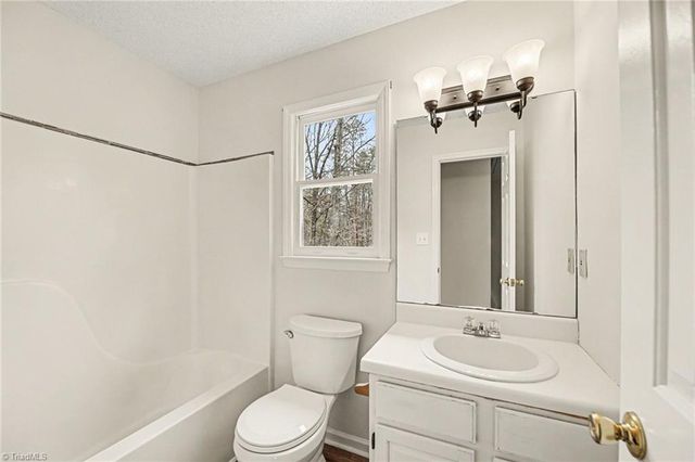 401 Sherwood Court, Eden, NC 27288