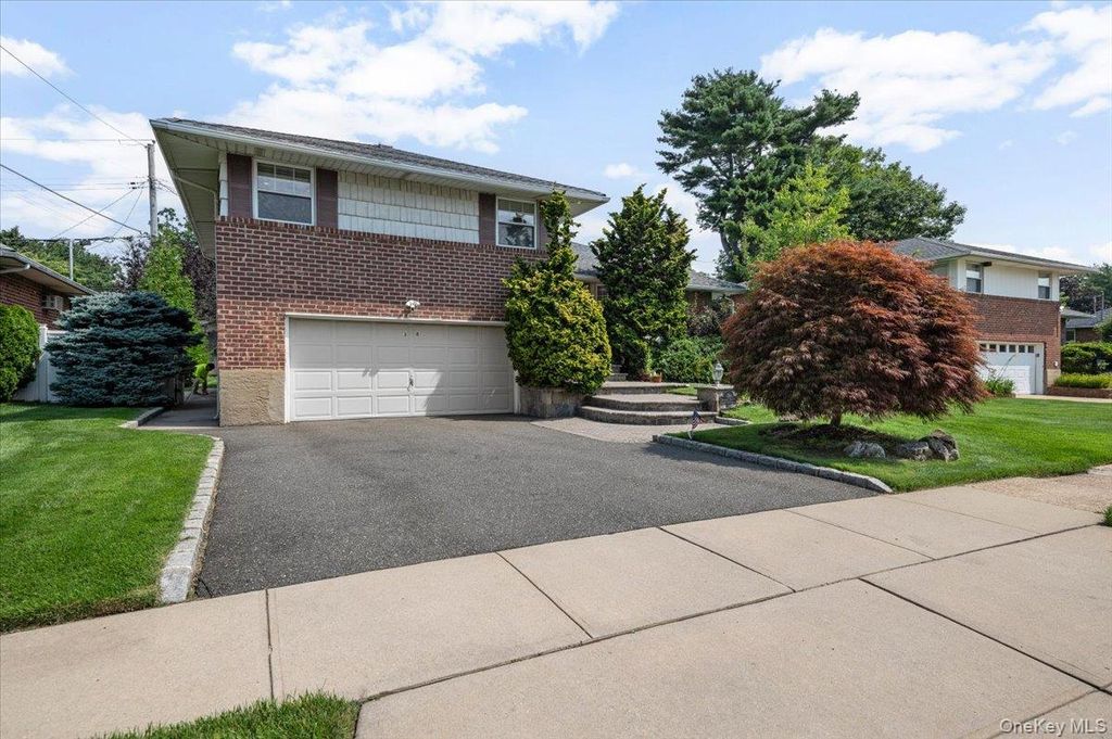 38 Birchwood Park Drive, Syosset, NY 11791
