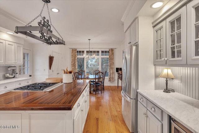 16 Wildwood Drive, Colonie, NY 12211