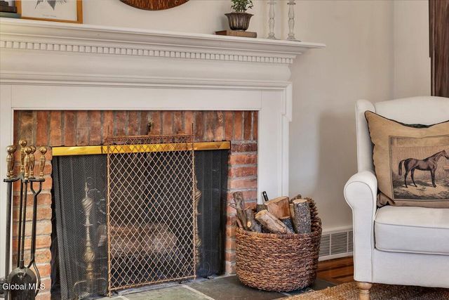 16 Wildwood Drive, Colonie, NY 12211