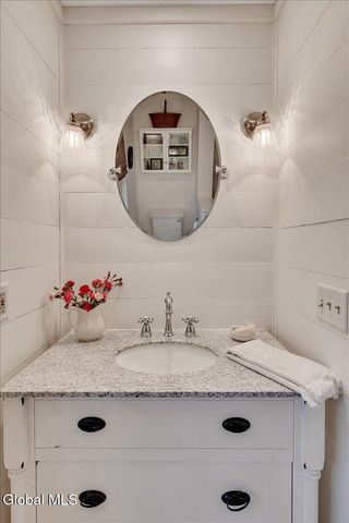 16 Wildwood Drive, Colonie, NY 12211