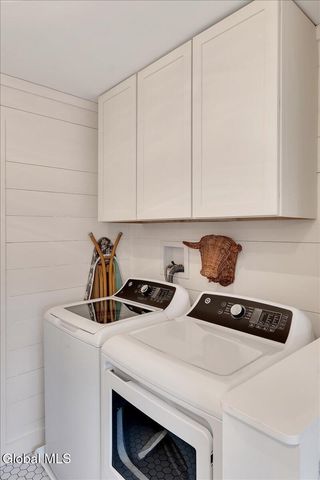 16 Wildwood Drive, Colonie, NY 12211