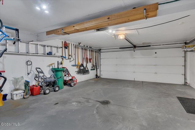 16 Wildwood Drive, Colonie, NY 12211