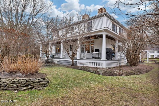 16 Wildwood Drive, Colonie, NY 12211