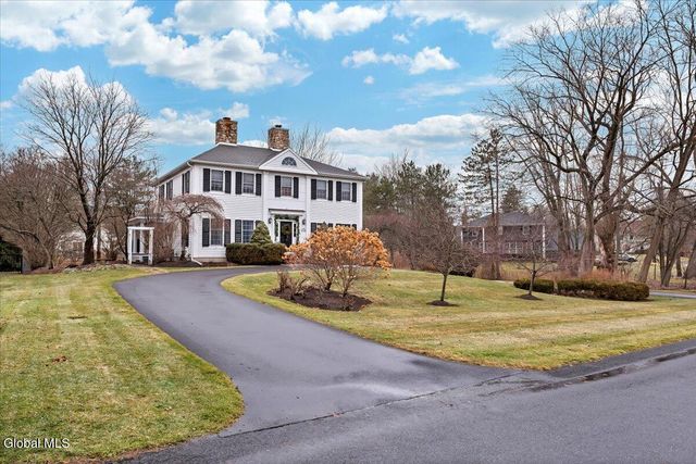 16 Wildwood Drive, Colonie, NY 12211