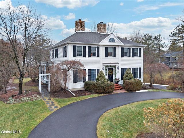 16 Wildwood Drive, Colonie, NY 12211