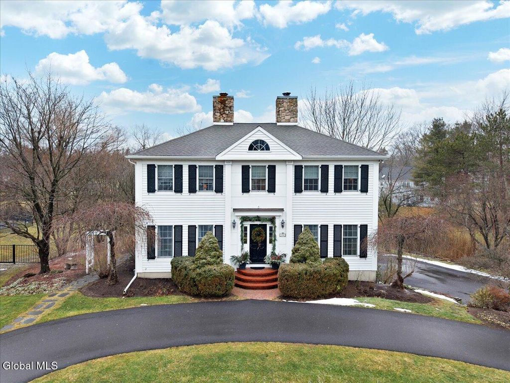 16 Wildwood Drive, Colonie, NY 12211