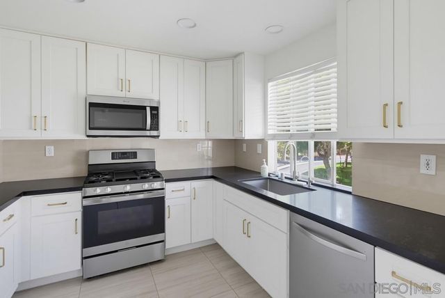 10330 Wateridge Circle 293, San Diego, CA 92121